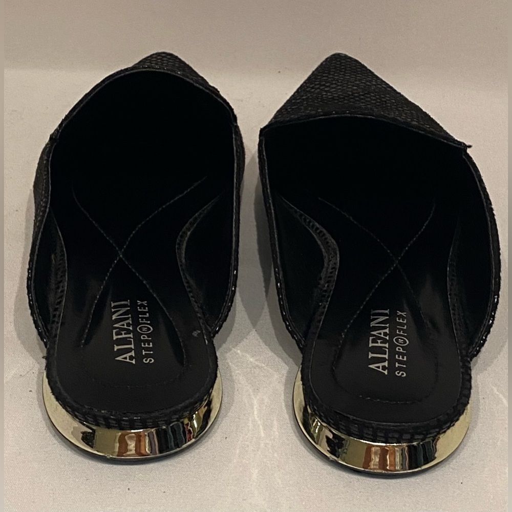 Alfani Women’s Serrise Faux Snake Skin Black Pointed
Toe Flat Mules Size 6.5M - Picture 9 of 13